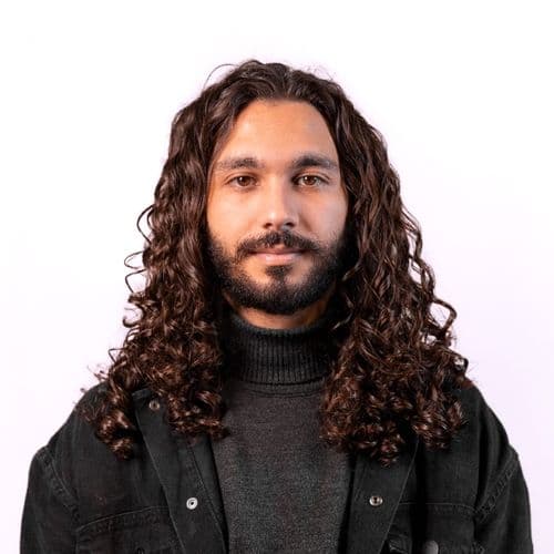 Carlos Ayvazian